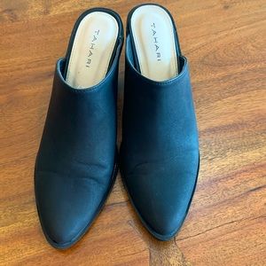 Women’s Sz9 Tahari Black Vegan Leather Mules